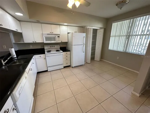 $2,100 | 1200 Country Club Drive, Unit 4102, Largo, FL 33771