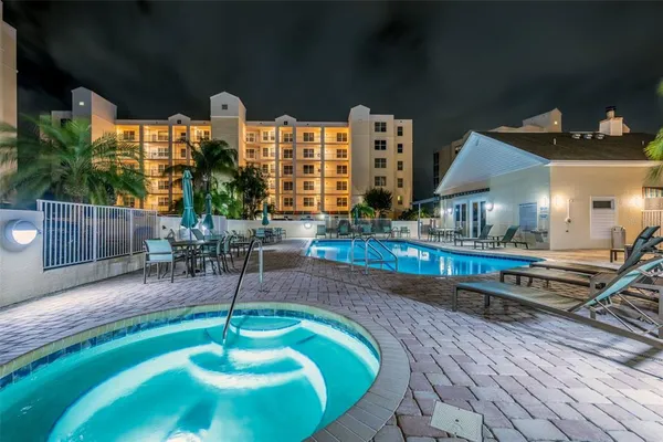 $2,100 | 1200 Country Club Drive, Unit 4102, Largo, FL 33771