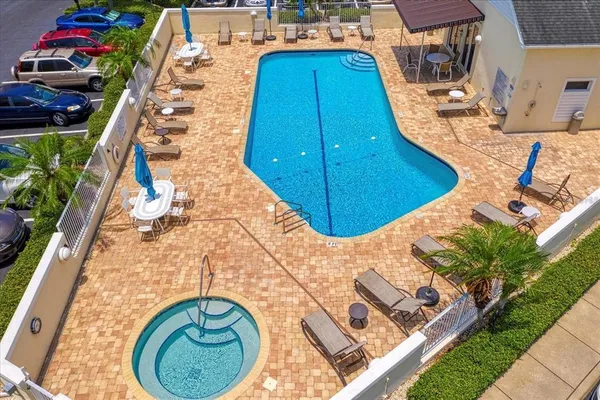 $2,100 | 1200 Country Club Drive, Unit 4102, Largo, FL 33771