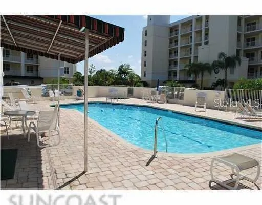 $2,100 | 1200 Country Club Drive, Unit 4102, Largo, FL 33771