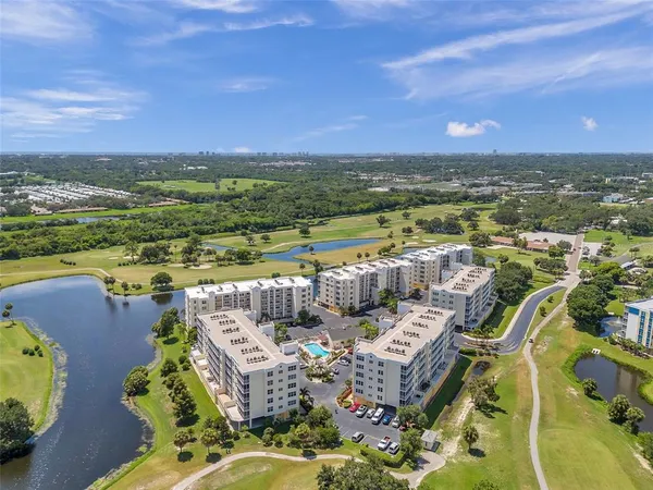 $2,100 | 1200 Country Club Drive, Unit 4102, Largo, FL 33771