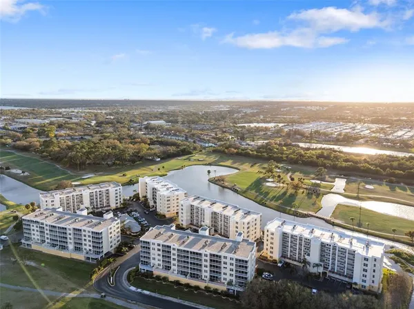 $2,100 | 1200 Country Club Drive, Unit 4102, Largo, FL 33771