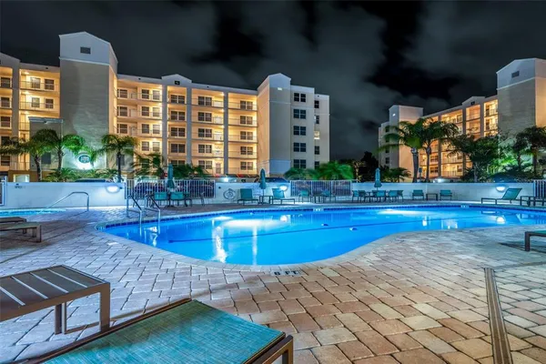 $2,100 | 1200 Country Club Drive, Unit 4102, Largo, FL 33771
