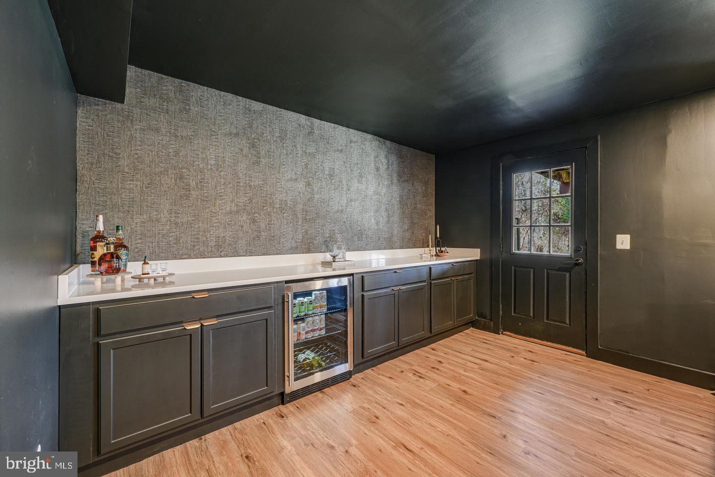 1124 Floyd Place Herndon, VA 20170 - Photo 32 of 39 Custom dry bar