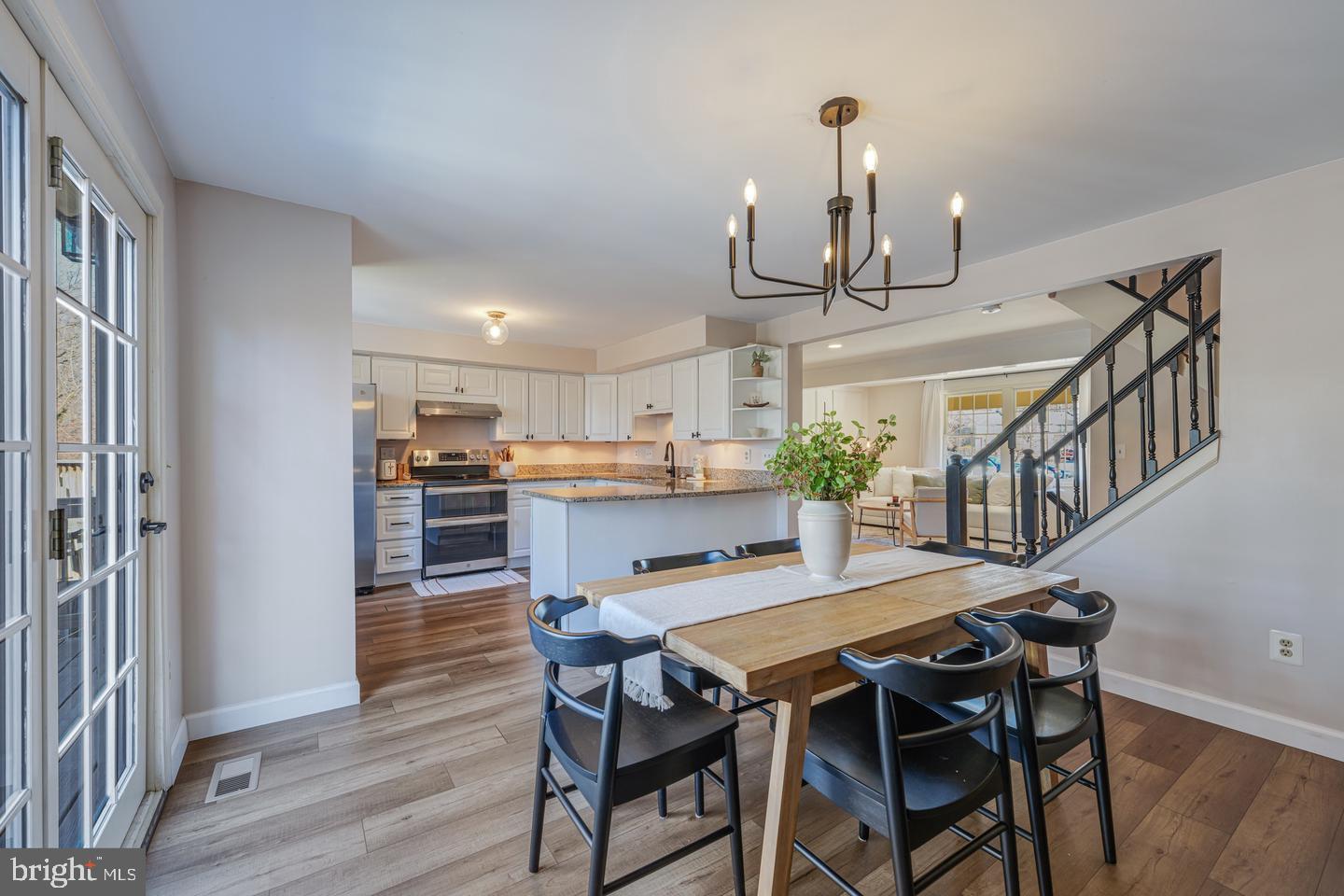 1124 Floyd Place Herndon, VA 20170 - Photo 9 of 39