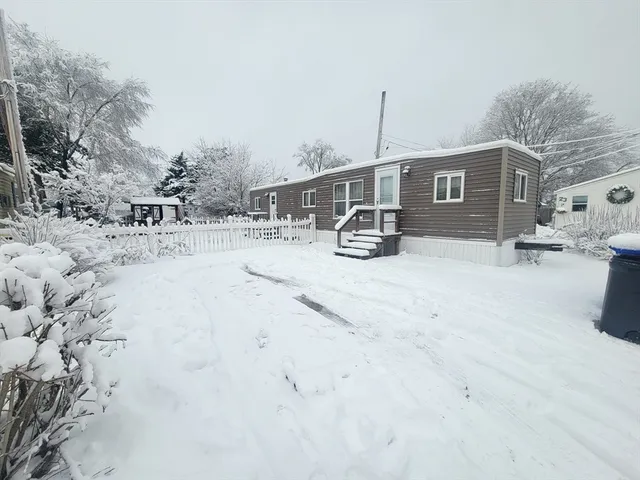 $99,900 | 19 Abbey Lane, Taunton, MA 02780