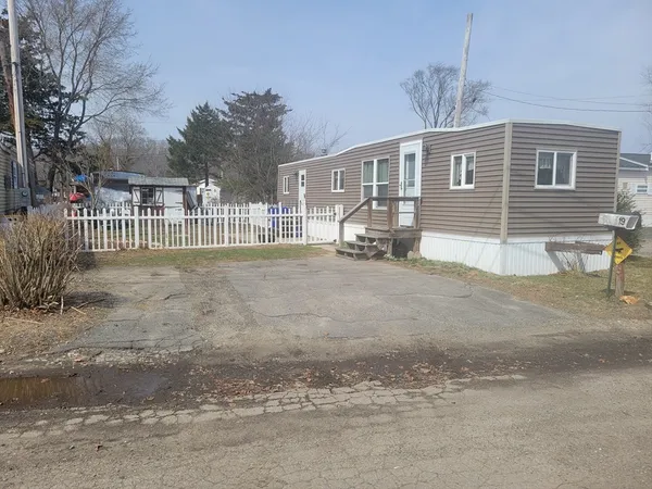 $99,900 | 19 Abbey Lane, Taunton, MA 02780