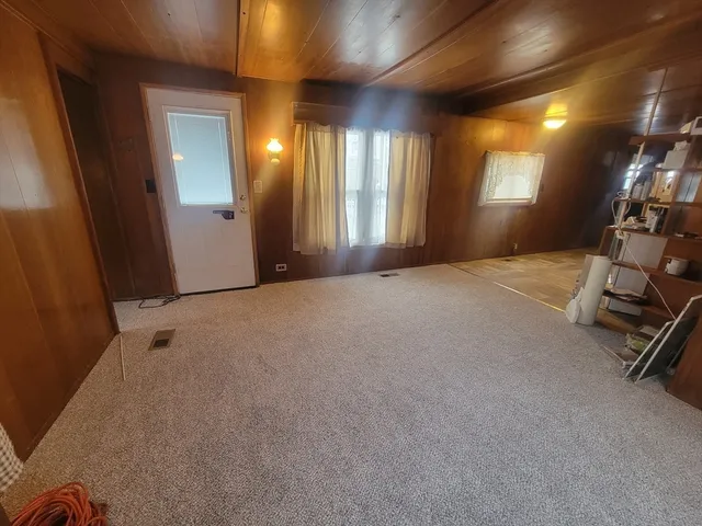 $99,900 | 19 Abbey Lane, Taunton, MA 02780