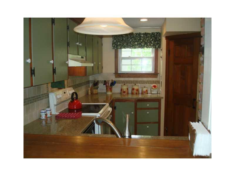 5 Ridgewood Circle Ogunquit, ME 03907 - Photo 11 of 30 Kitchen.