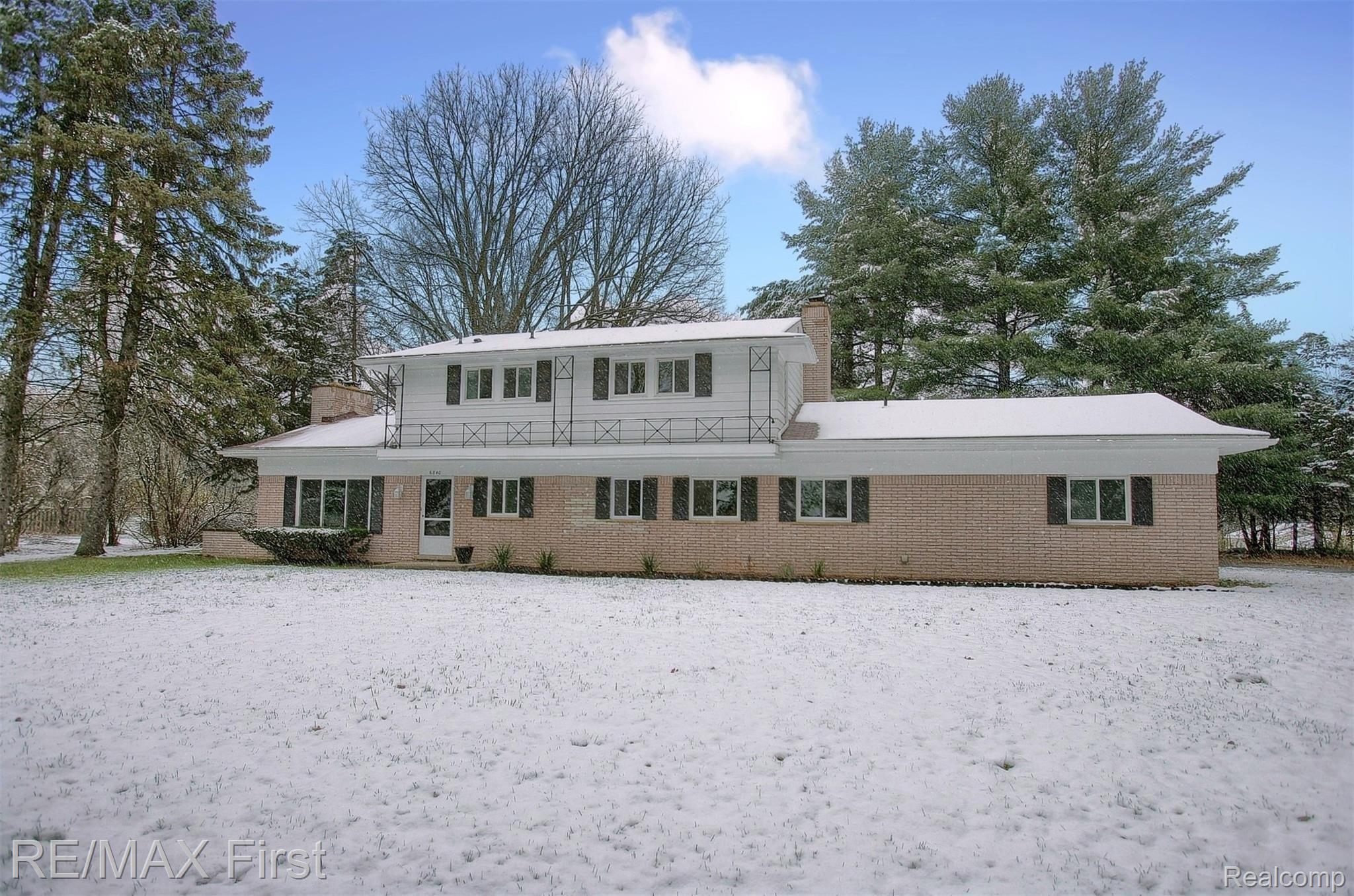 6840 Dublin Fair Road Troy, MI 48098 - Photo 3 of 29 2-Front 2nd View.jpg