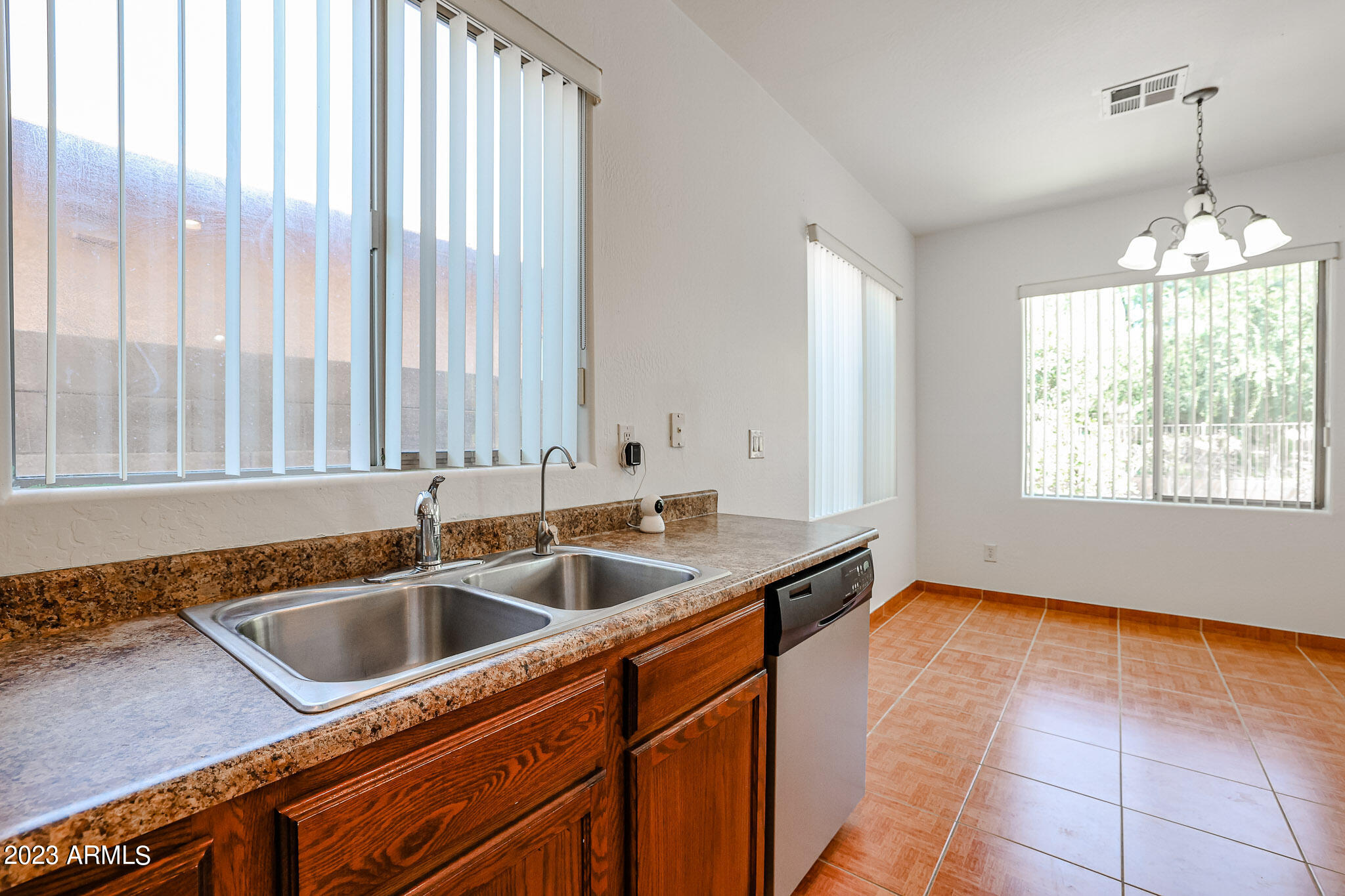 7202 West Ocotillo Road Glendale, AZ 85303 - Photo 9 of 37 Gallery Image 9