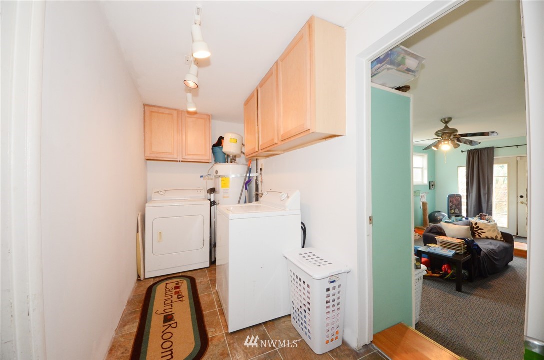 649 Southwest 107th Street Seattle, WA 98146 - Photo 11 of 26 Gallery Image 11