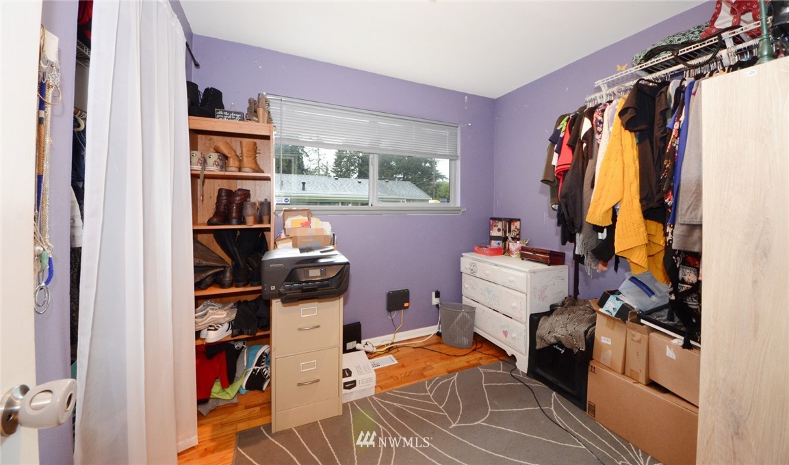 649 Southwest 107th Street Seattle, WA 98146 - Photo 14 of 26 Gallery Image 14