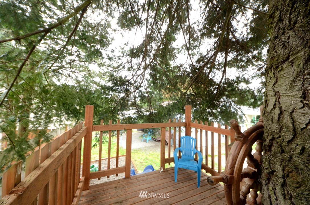 649 Southwest 107th Street Seattle, WA 98146 - Photo 19 of 26 Gallery Image 19