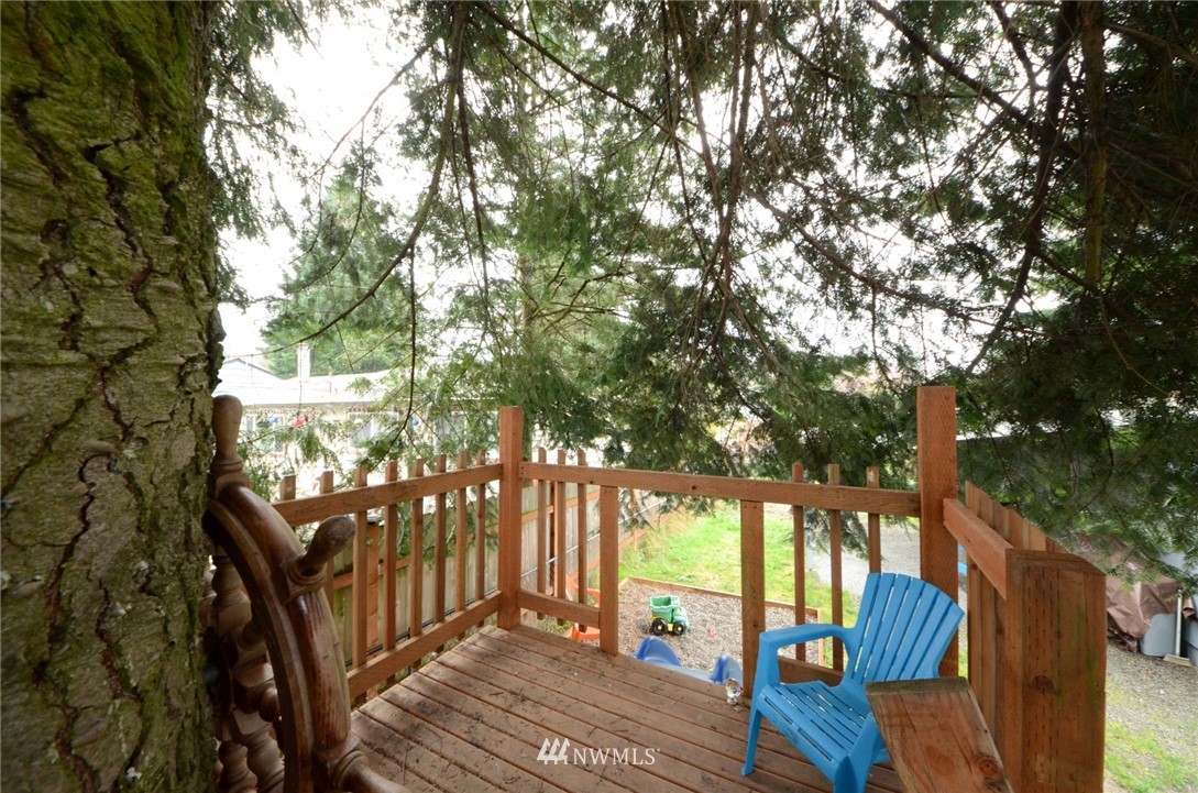 649 Southwest 107th Street Seattle, WA 98146 - Photo 20 of 26 Gallery Image 20