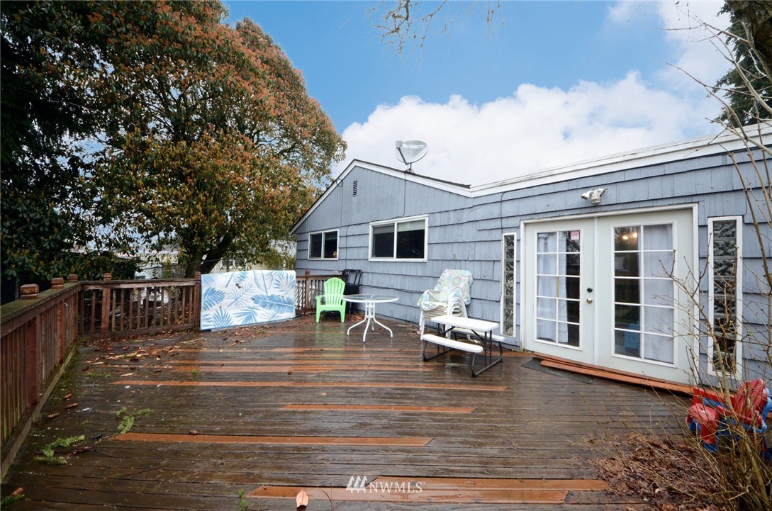 649 Southwest 107th Street Seattle, WA 98146 - Photo 23 of 26 Gallery Image 23