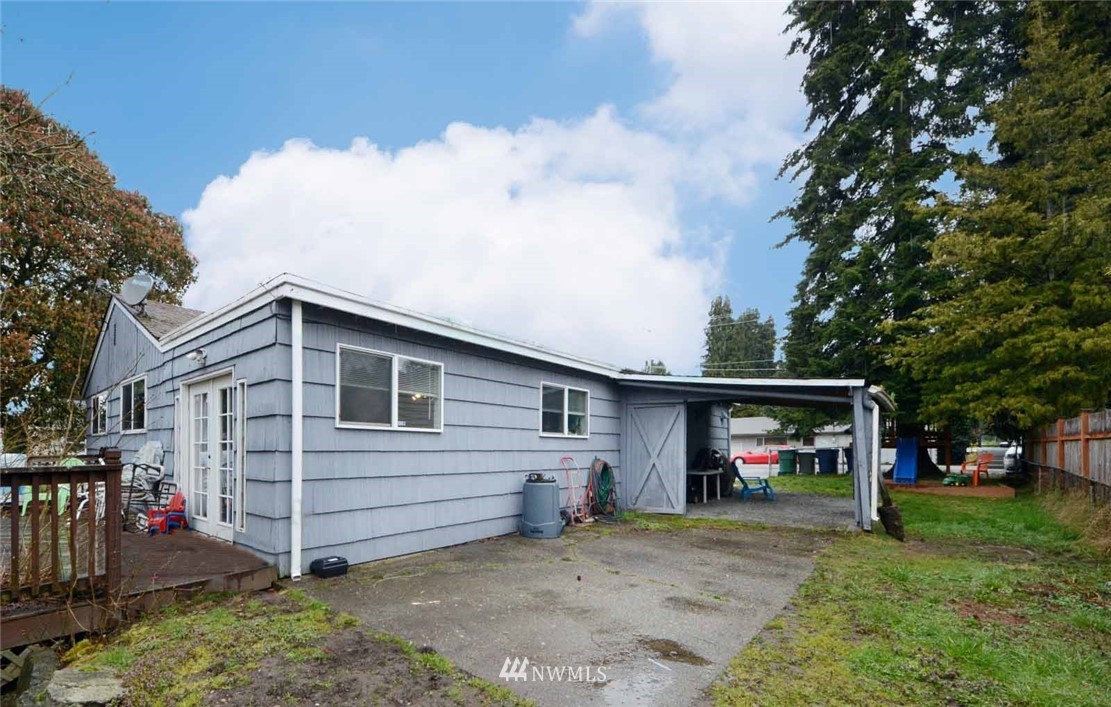 649 Southwest 107th Street Seattle, WA 98146 - Photo 25 of 26 Gallery Image 25
