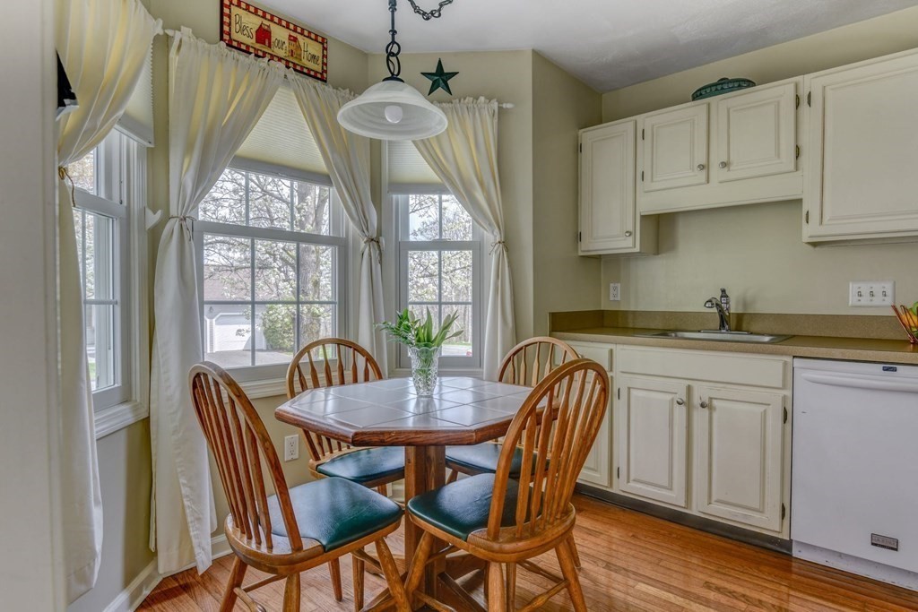 4 Waterfall Lane, Unit 4 Milford, MA 01757 - Photo 5 of 31