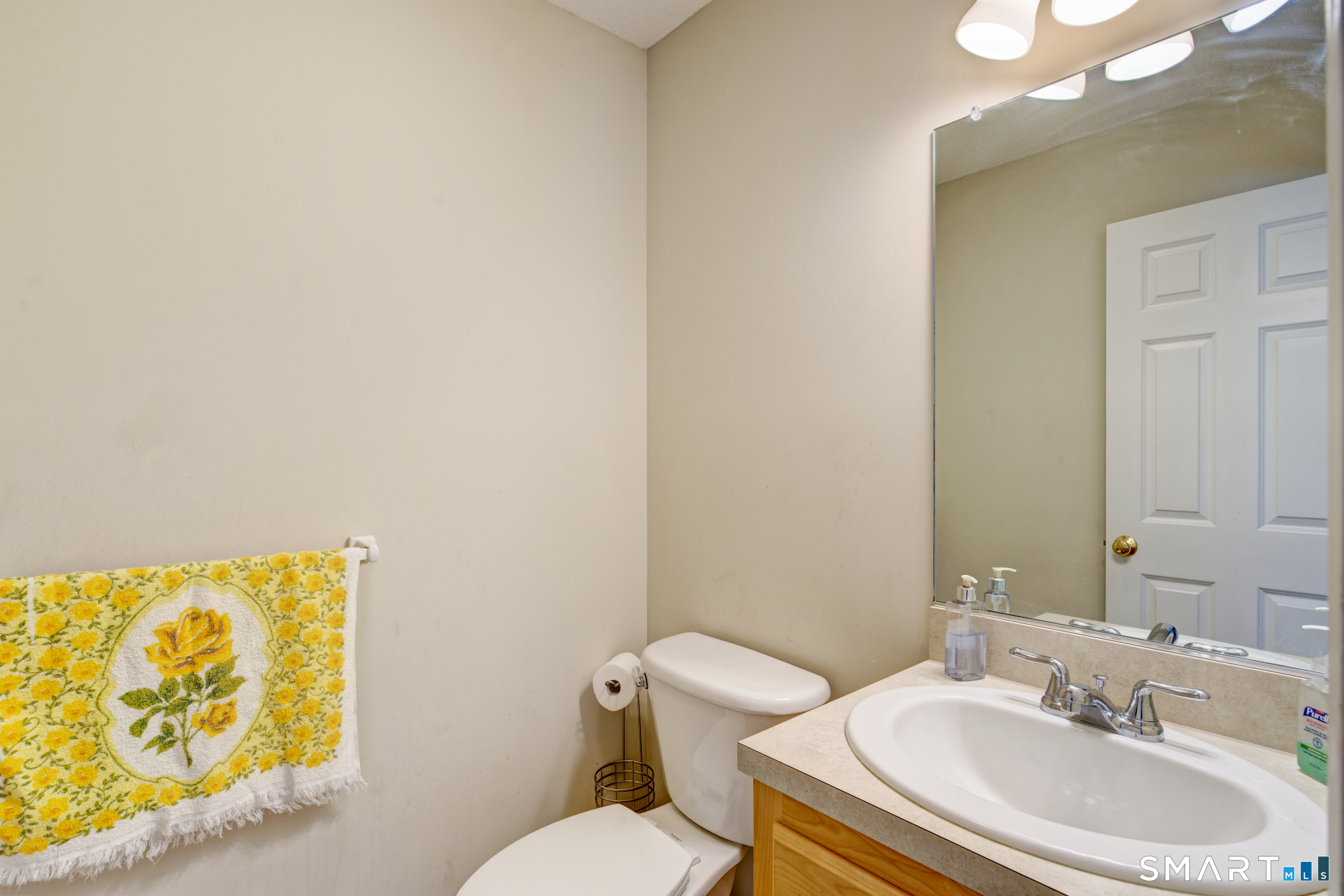 672 Laurel Grove Road Middletown, CT 06457 - Photo 15 of 36