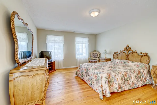 $559,000 | 672 Laurel Grove Road, Middletown, CT 06457