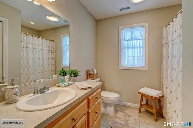 $559,000 | 672 Laurel Grove Road, Middletown, CT 06457