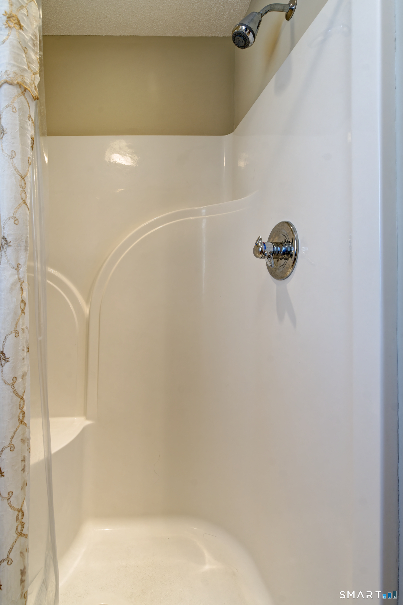 672 Laurel Grove Road Middletown, CT 06457 - Photo 19 of 36