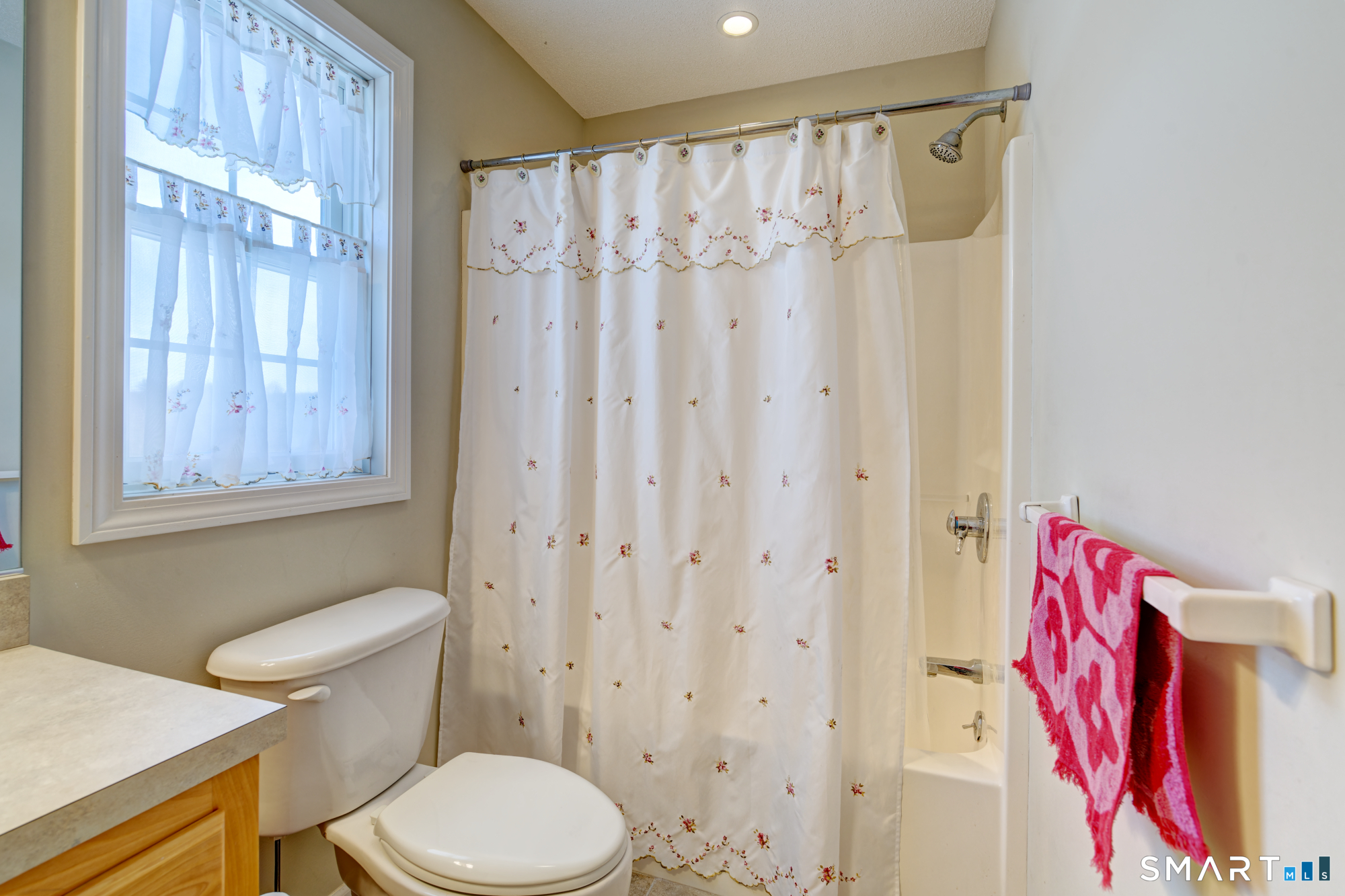 672 Laurel Grove Road Middletown, CT 06457 - Photo 20 of 36