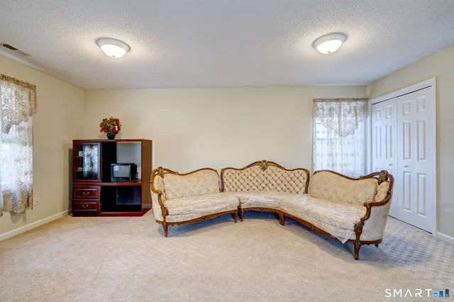 $559,000 | 672 Laurel Grove Road, Middletown, CT 06457