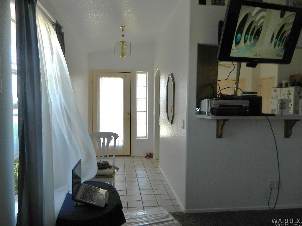 3842 North Avra Road Golden Valley, AZ 86413 - Photo 8 of 21 Entry Way