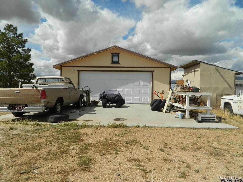 3842 North Avra Road Golden Valley, AZ 86413 - Photo 10 of 21 Extra detached garage