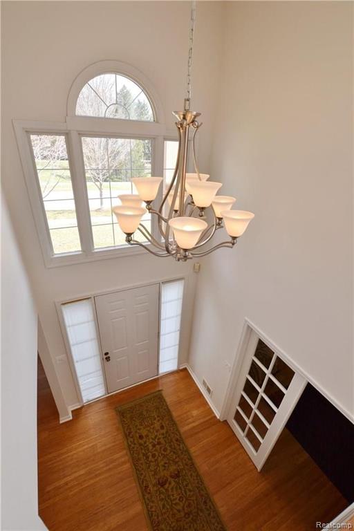 854 Dakota Rochester Hills, MI 48307 - Photo 3 of 32