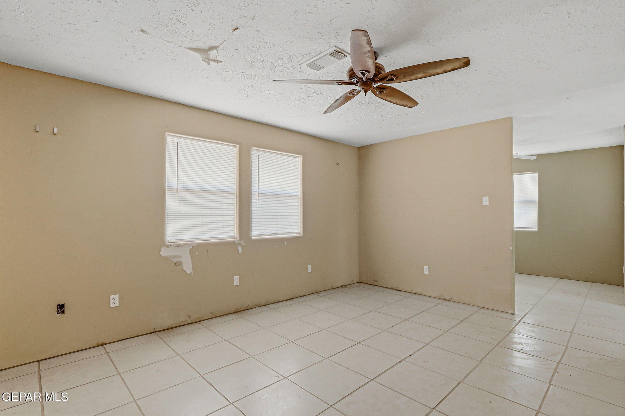 14424 Sam Hawken Road El Paso, TX 79938 - Photo 9 of 51 31-web-or-mls-IMG_1631