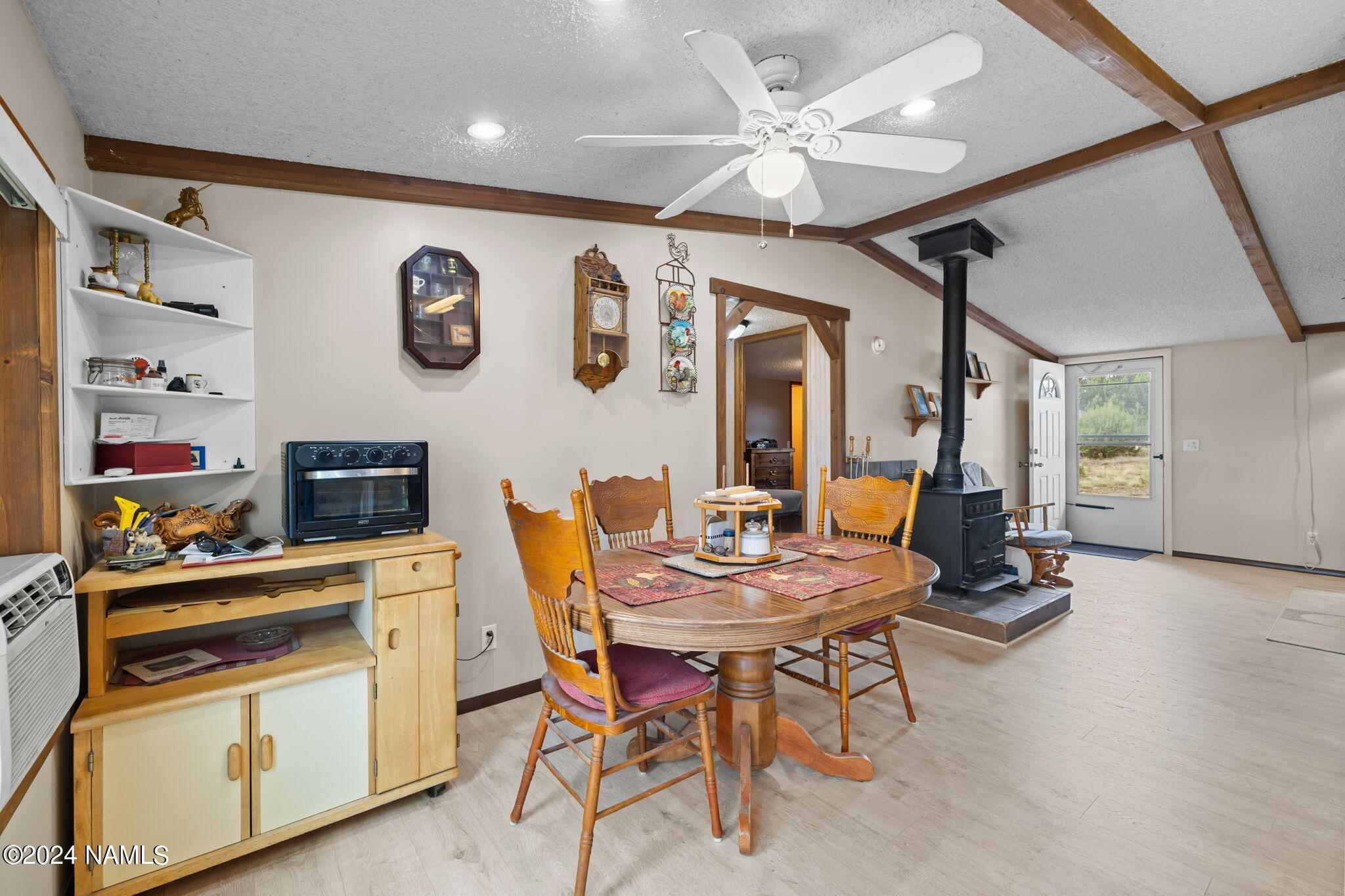 5570 Foster Road Flagstaff, AZ 86004 - Photo 13 of 33 Kitchen
