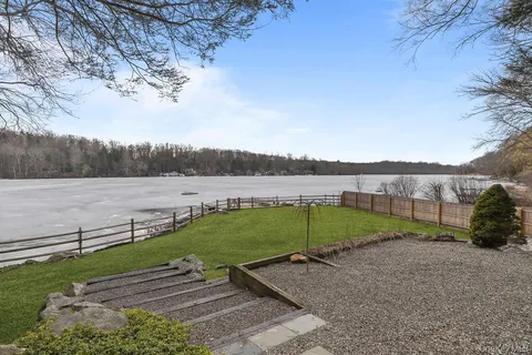 $1,695,000 | 58 Twin Lakes Road, South Salem, NY 10590