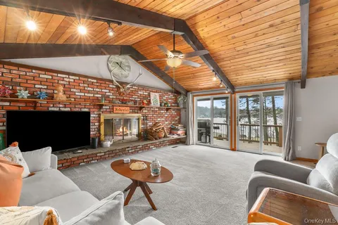 $1,695,000 | 58 Twin Lakes Road, South Salem, NY 10590