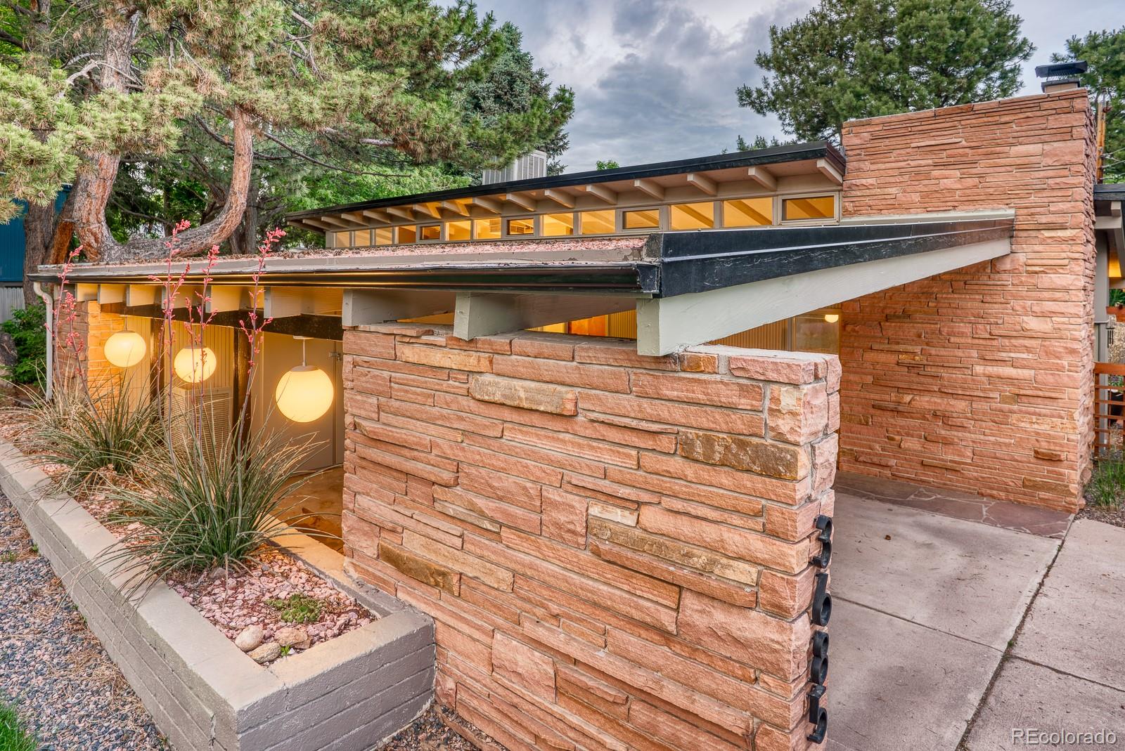 3685 Chimayo Road Littleton, CO 80123 - Photo 4 of 37 Gallery Image 4