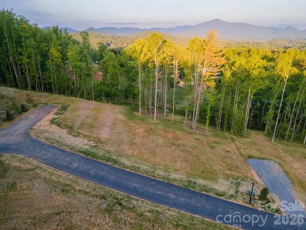 $259,600 | 443 Irvine Drive, Fairview, NC 28730