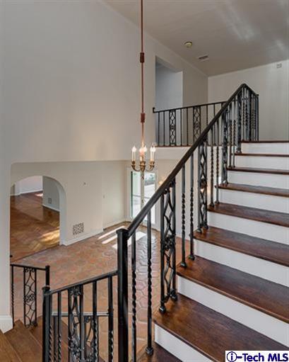 1255 Wentworth Avenue Pasadena, CA 91106 - Photo 20 of 44 a view of entryway