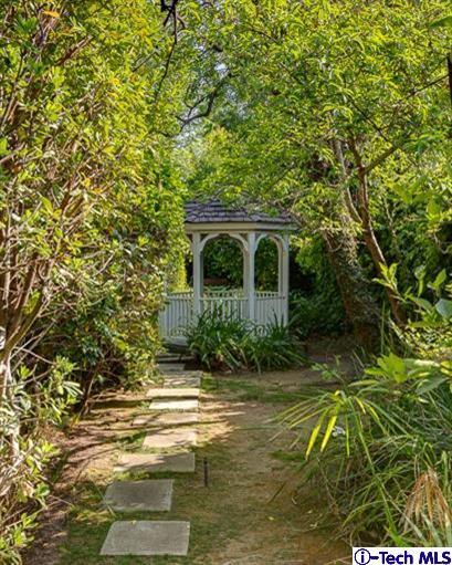 1255 Wentworth Avenue Pasadena, CA 91106 - Photo 42 of 44 a front view of a house with a yard