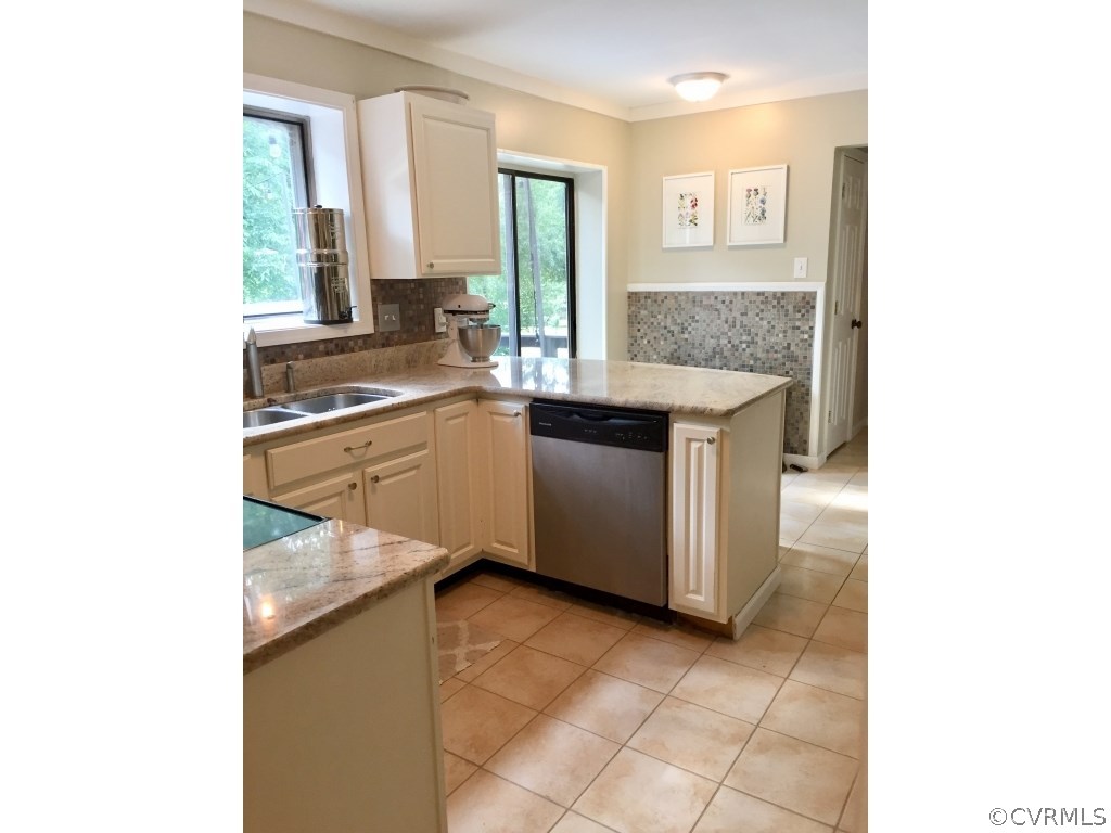 1580 Wagonwheel Road Midlothian, VA 23113 - Photo 6 of 16 Gallery Image 6