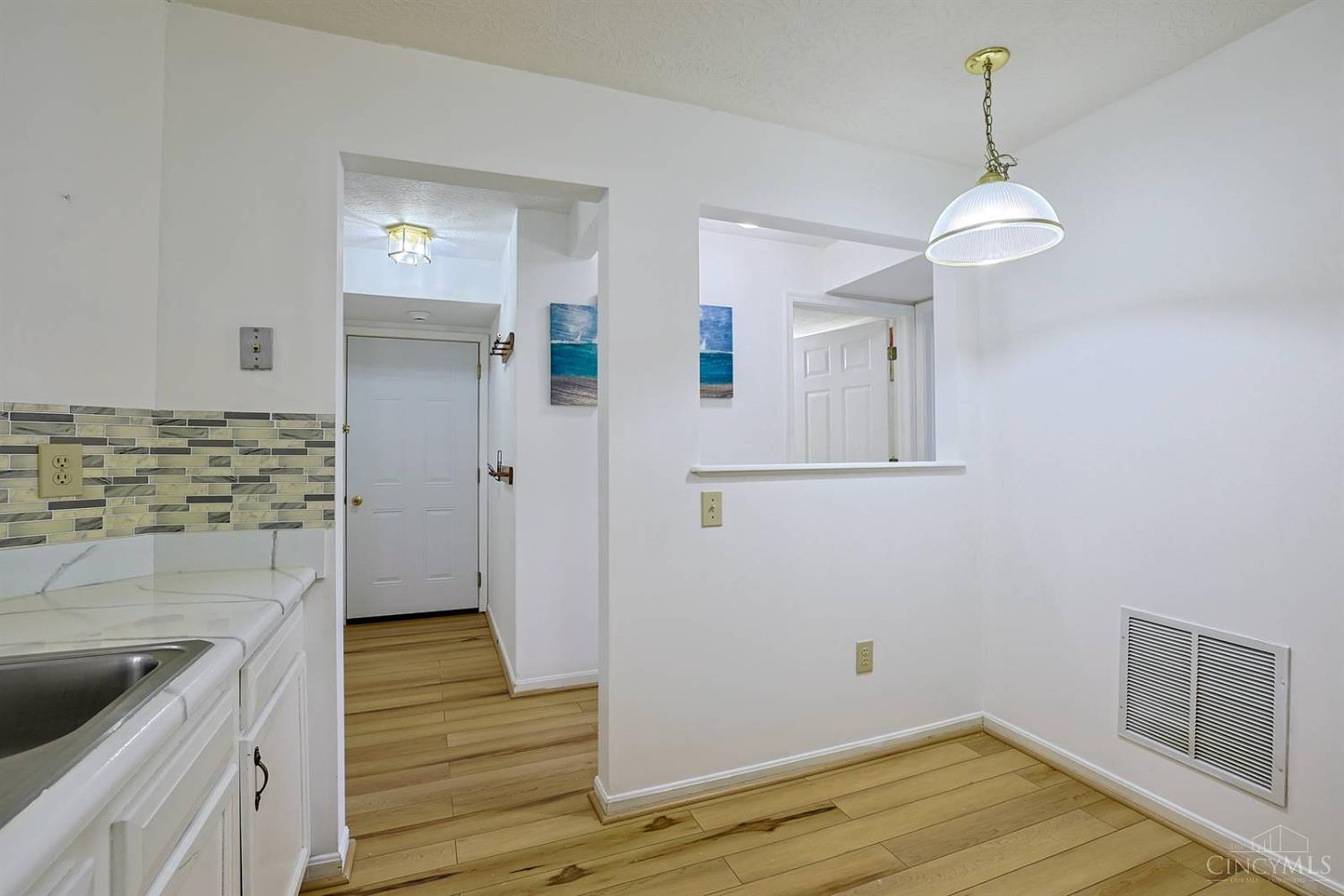 8404 Ridge Pointe Court Cincinnati, OH 45237 - Photo 18 of 35 Gallery Image 18