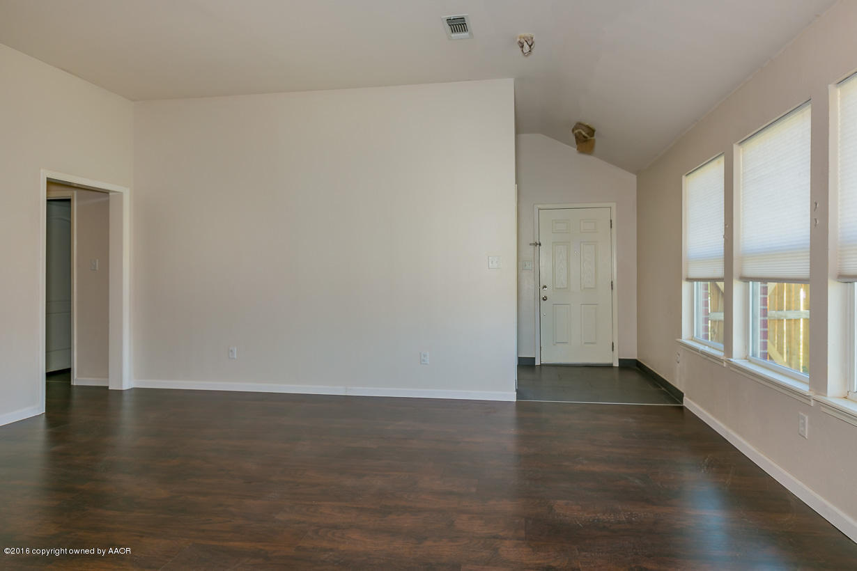 4801 Capulin Lane Amarillo, TX 79110 - Photo 5 of 22 4801_Capulin-5