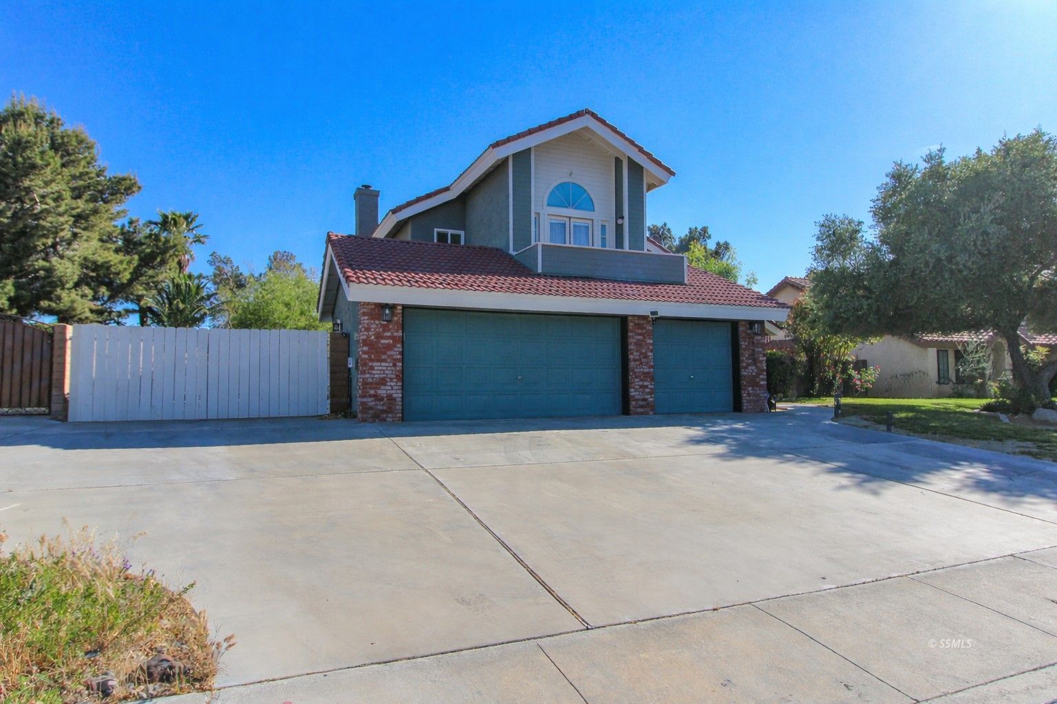 129 West Mojave Rose Avenue Ridgecrest, CA 93555 - Photo 3 of 49