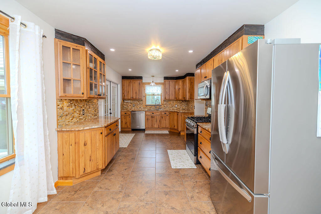 859 Putnam Road Rotterdam, NY 12306 - Photo 37 of 90 0S4A6895