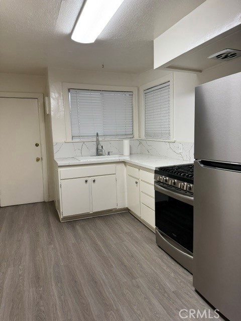 1924 Pinehurst Road Los Angeles, CA 90068 - Photo 10 of 13 Kitchen