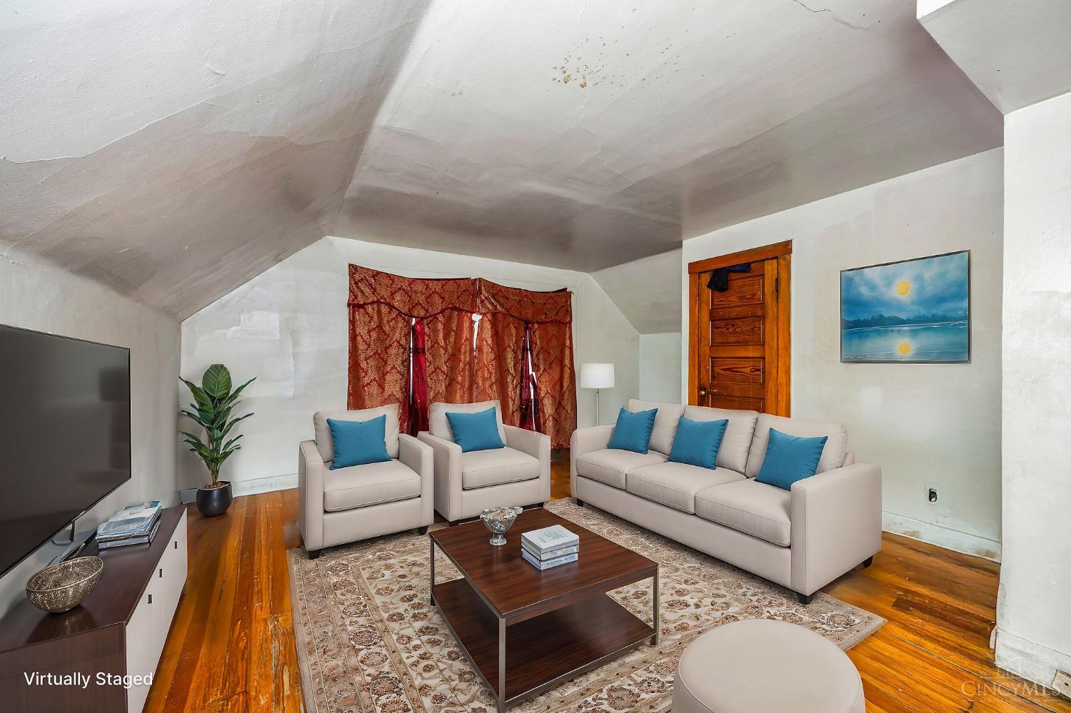 3846 Reading Road Cincinnati, OH 45229 - Photo 10 of 20 Gallery Image 10