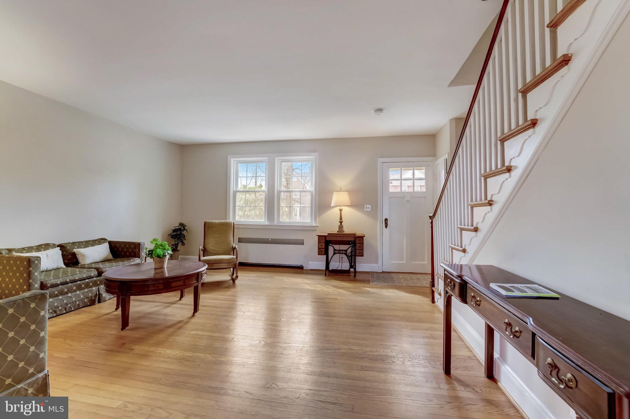 316 Dunkirk Road Baltimore, MD 21212 - Photo 9 of 48 Living Room