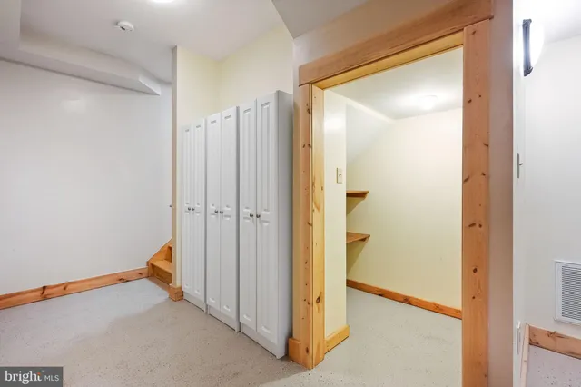 $949,900 | 447 Fable Road, Hedgesville, WV 25427