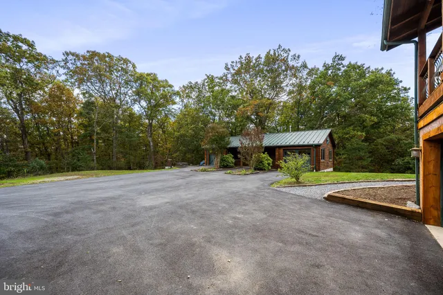 $949,900 | 447 Fable Road, Hedgesville, WV 25427