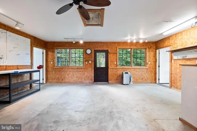 $949,900 | 447 Fable Road, Hedgesville, WV 25427